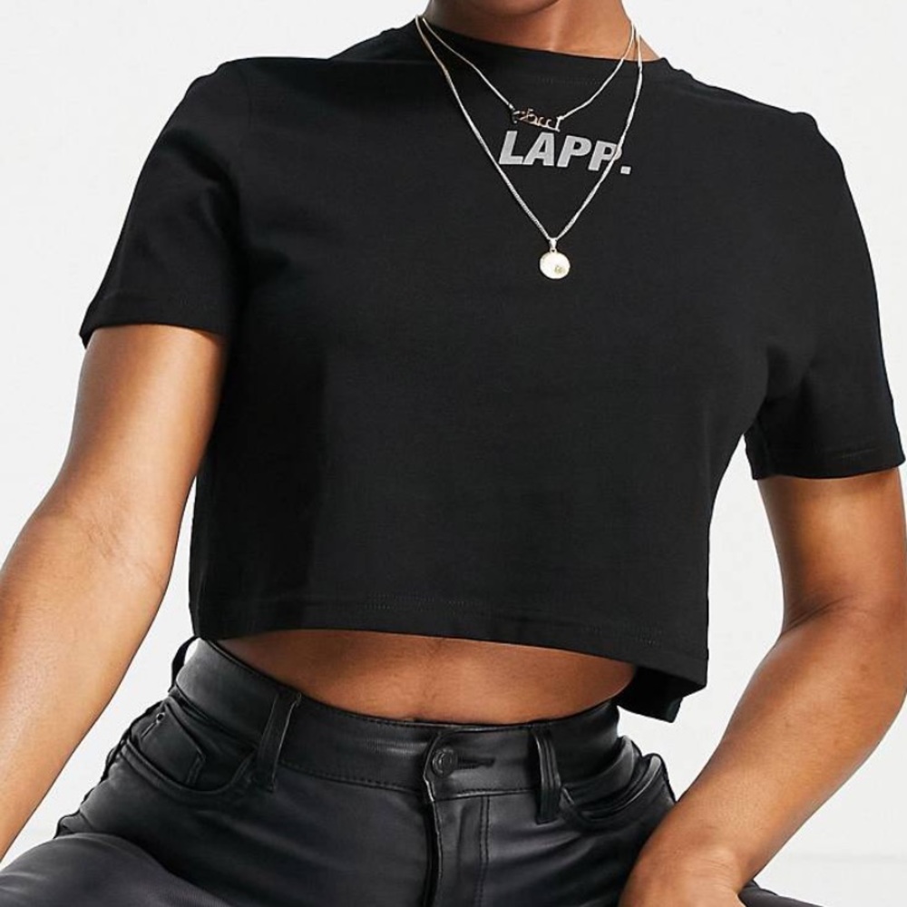 LAAP. Motif basic cropped shirt in black